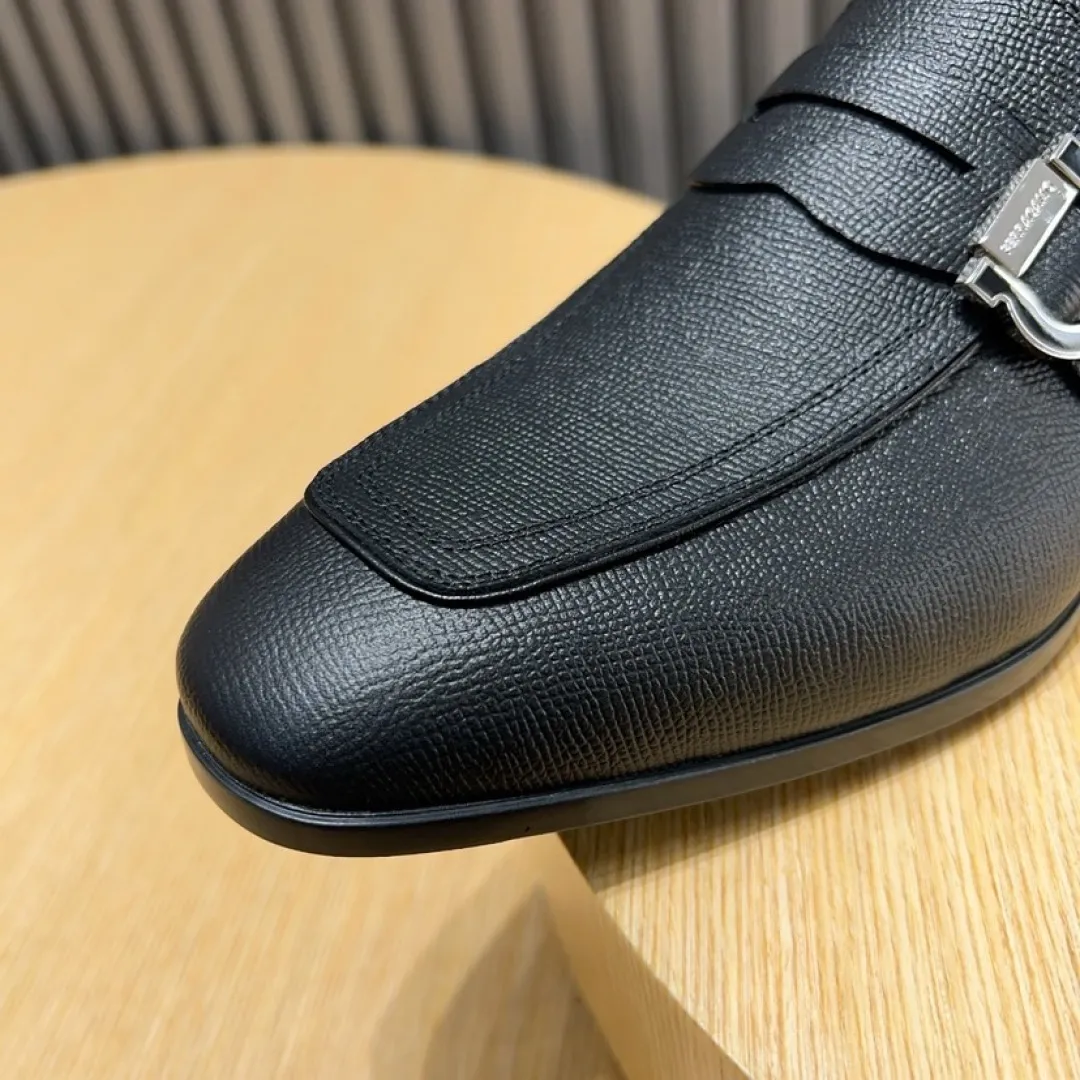 Men's Men's Shoes💰P640💰🔥《Ferragamo》👏Latest • High-end top brand luxury ~ purchasing agency, top quality ~. New fashionable business men's shoes🔜The uppers are made of original open-edge beaded cowhide➕cowhide·lining, with fine workmanship. The original stylish and soft combination wear-resistant and non-slip outsole is light and comfortable on the feet. The real thing looks better in real photos. Size: 38--44